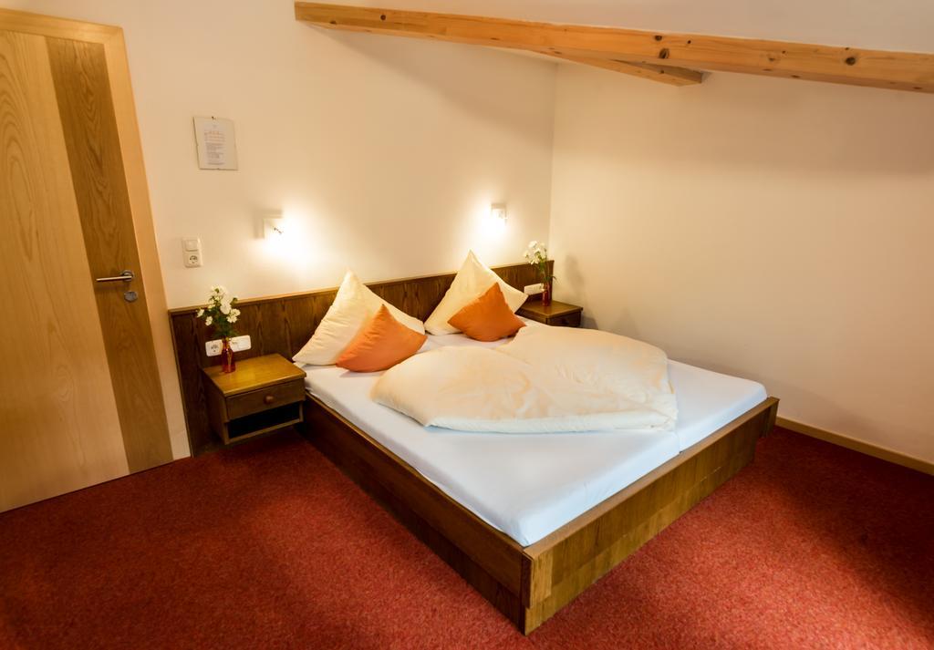 "Quality Hosts Arlberg" Hotel-Gasthof Freisleben ซังคท์อันทอนอัมอาร์ลแบร์ก ภายนอก รูปภาพ