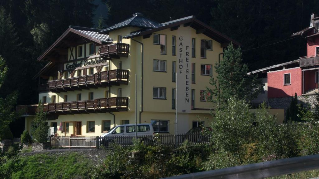 "Quality Hosts Arlberg" Hotel-Gasthof Freisleben ซังคท์อันทอนอัมอาร์ลแบร์ก ภายนอก รูปภาพ