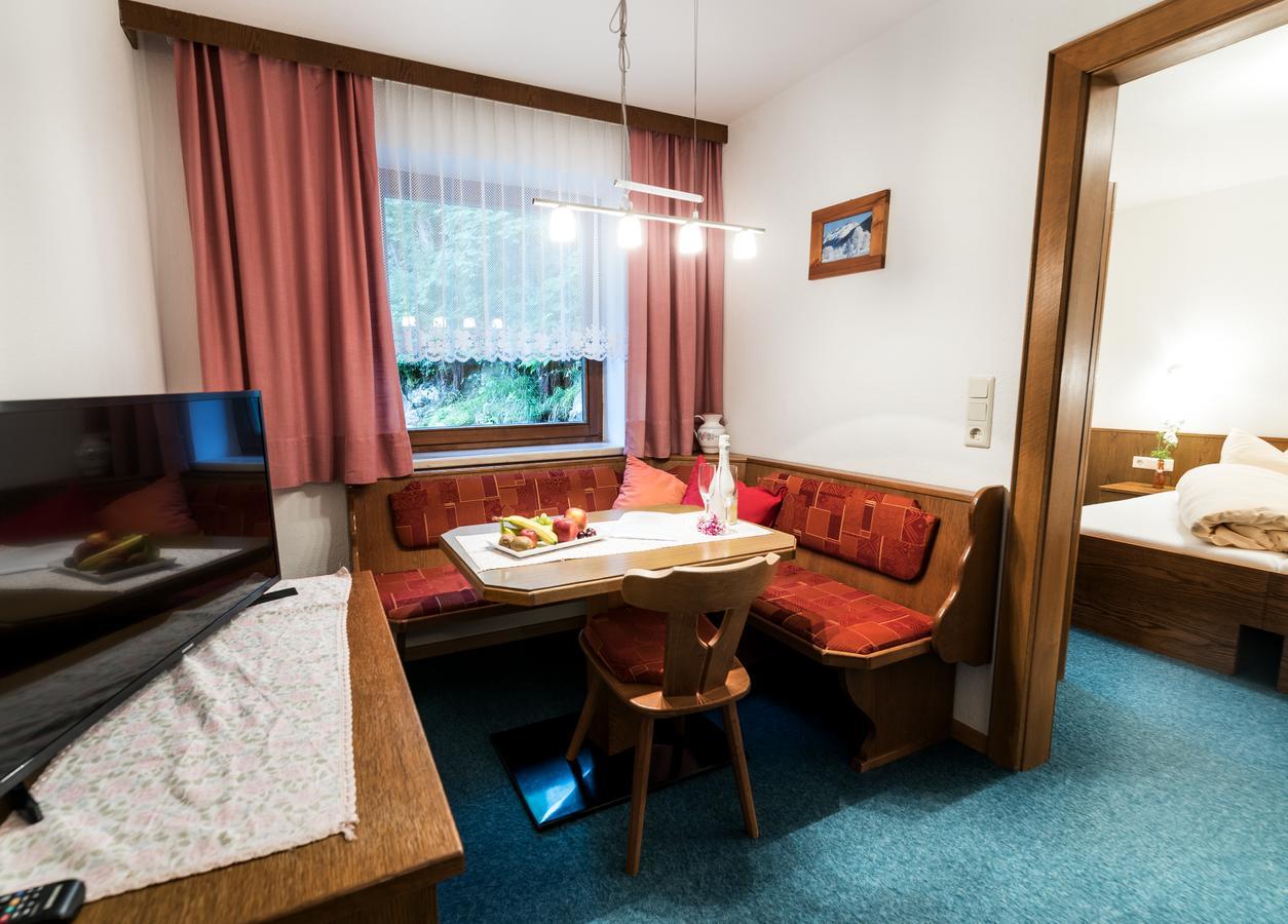 "Quality Hosts Arlberg" Hotel-Gasthof Freisleben ซังคท์อันทอนอัมอาร์ลแบร์ก ภายนอก รูปภาพ