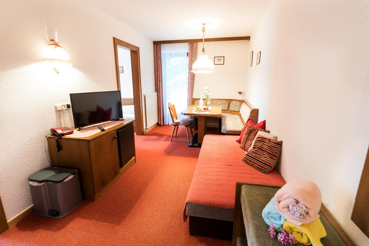 "Quality Hosts Arlberg" Hotel-Gasthof Freisleben ซังคท์อันทอนอัมอาร์ลแบร์ก ภายนอก รูปภาพ